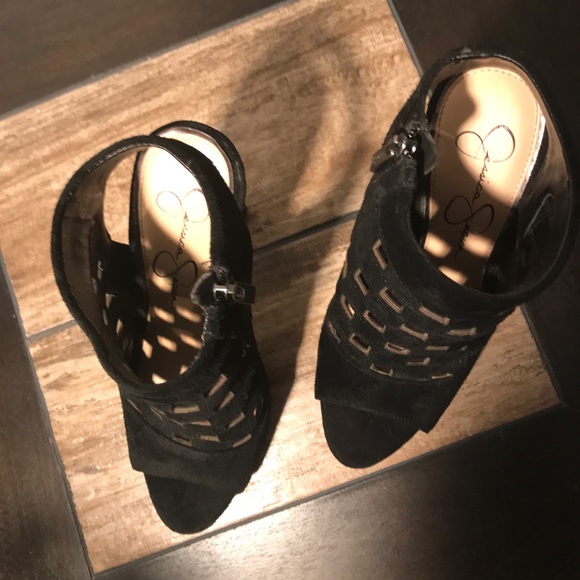 LIKE NEW ***Jessica Simpson black platform heels - Picture 1 of 7